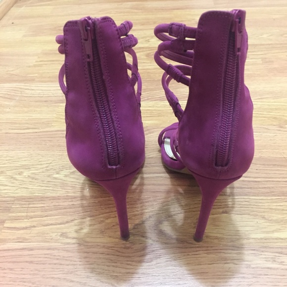 Fuchsia Pink Purple Steve Madden Heels - Picture 3 of 4
